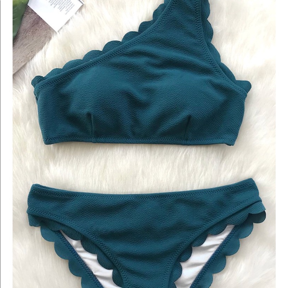 One shoulder bikini